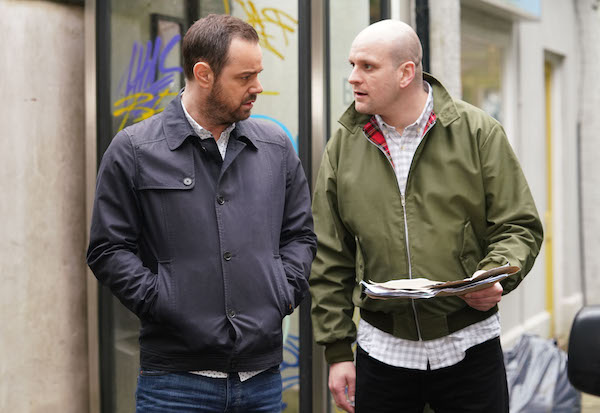 Stuart saves Mick Carter in EastEnders