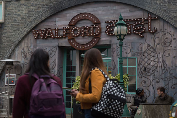 Iqra and Habiba arrive in EastEnders 