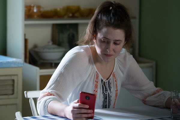 Bex upset in EastEnders 
