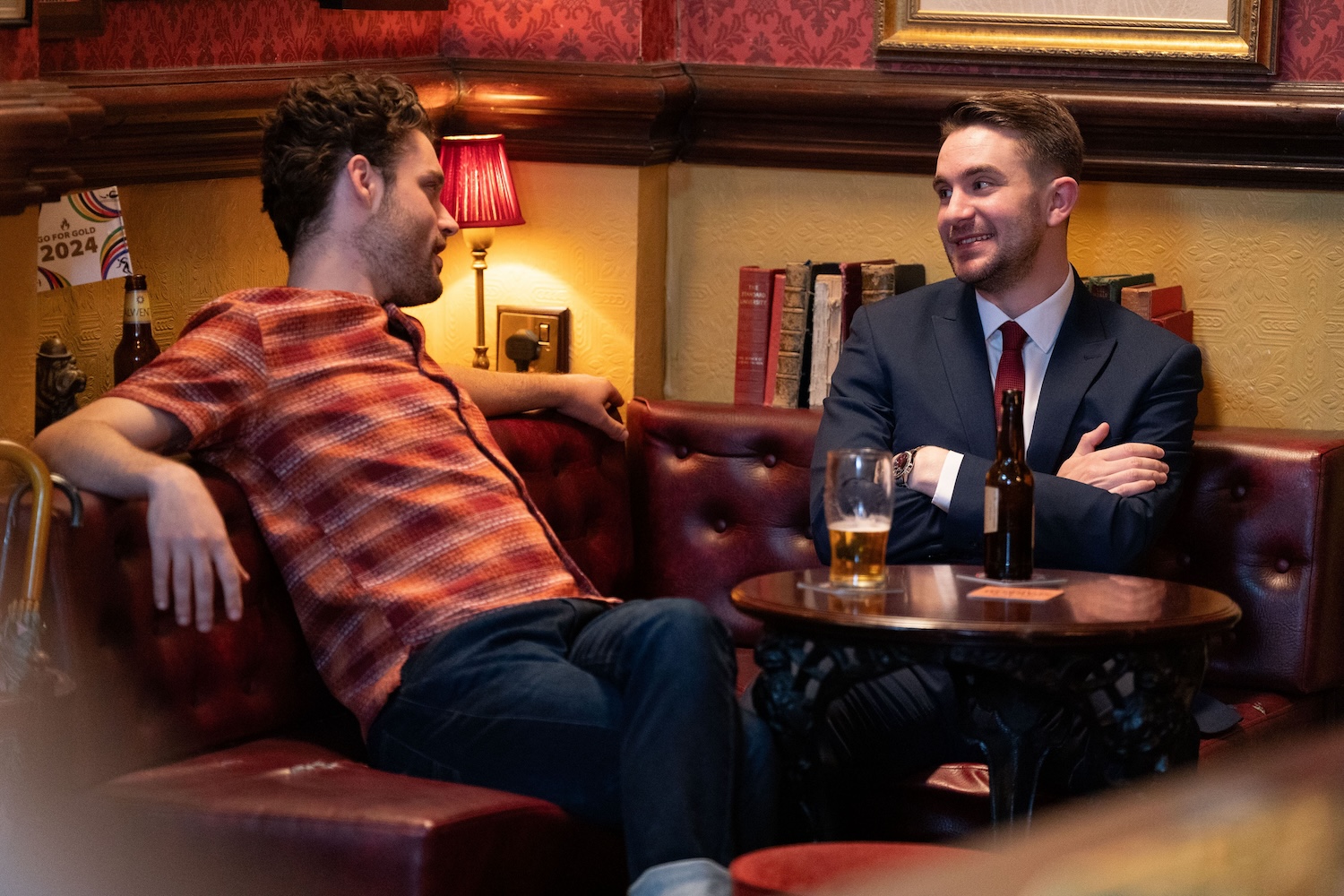Johnny and Callum talk in the pub on EastEnders
