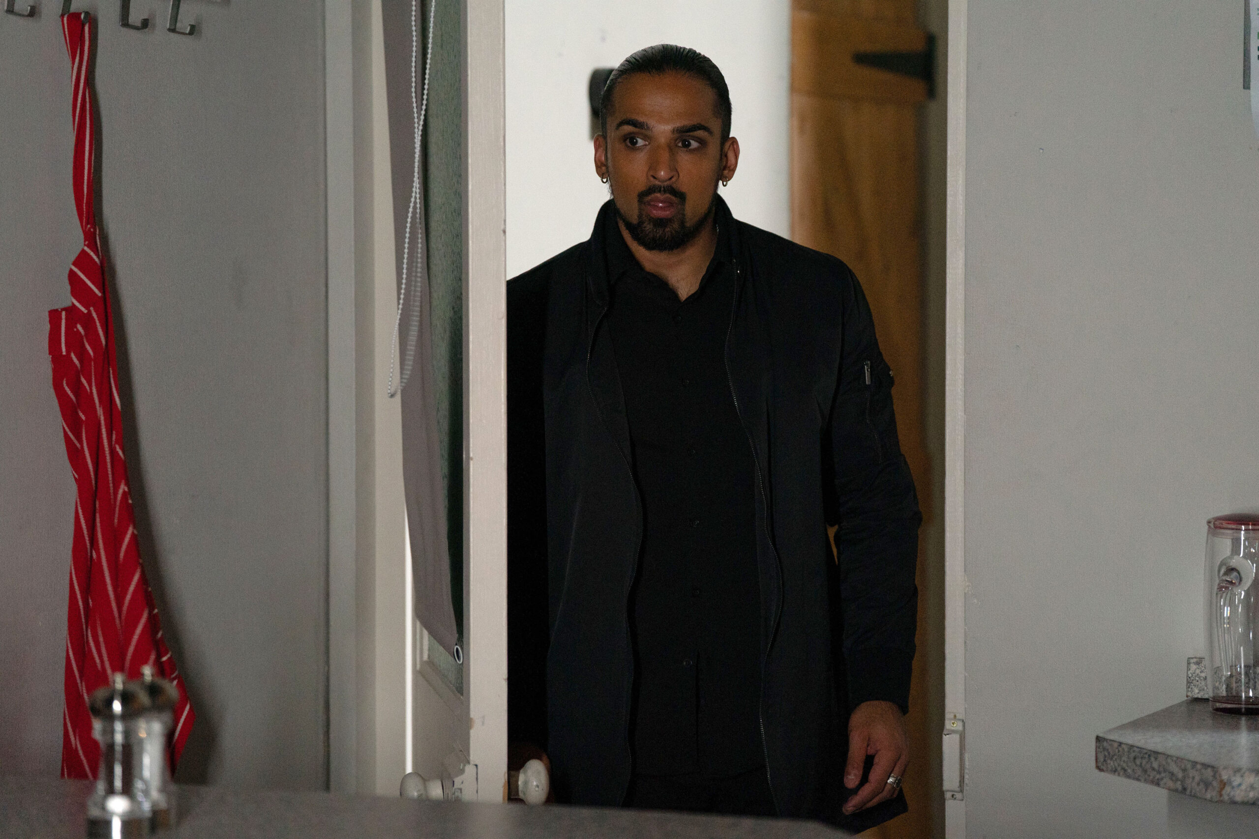 Ravi is caught by Denise
