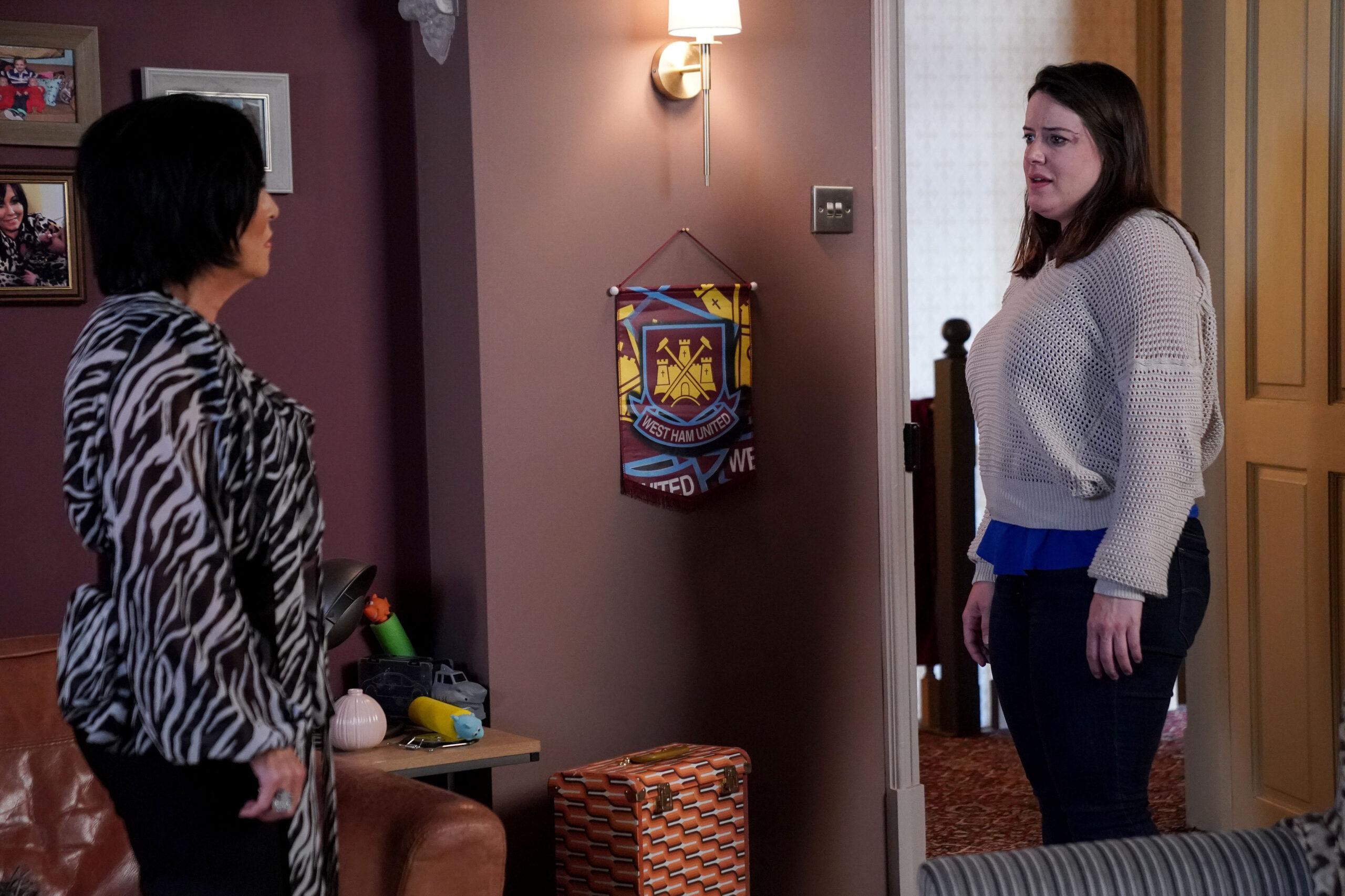Kat demands the truth from Zoe