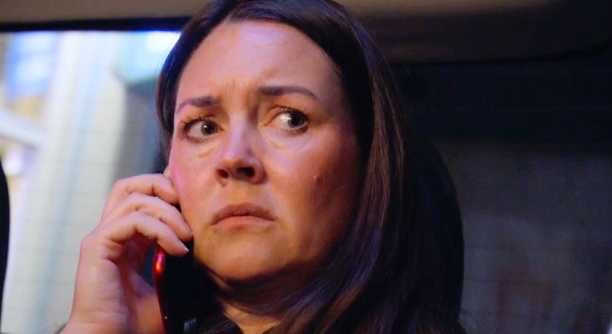 EastEnders' Stacey on phone in cab