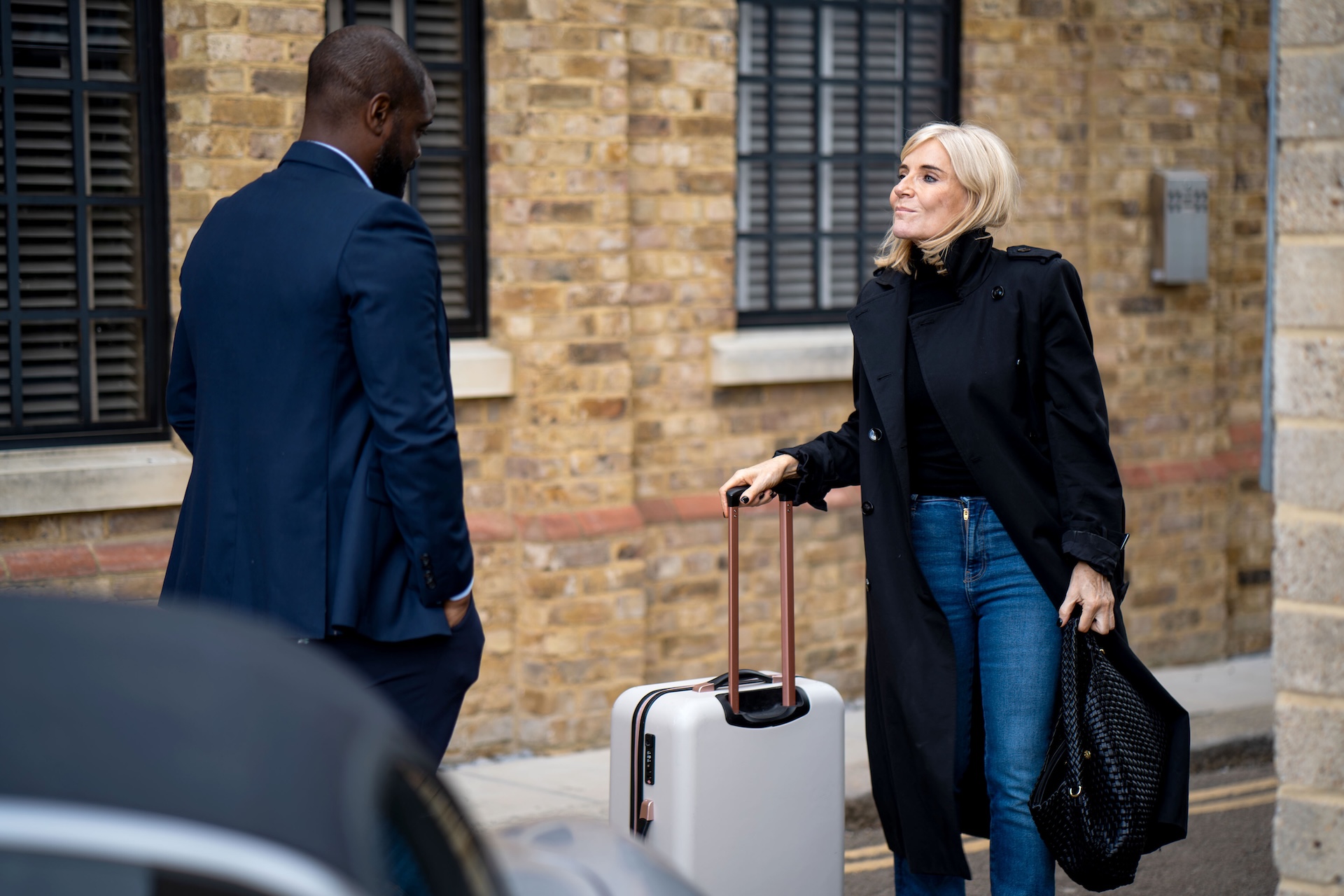 Junior meets with Cindy in Albert Square