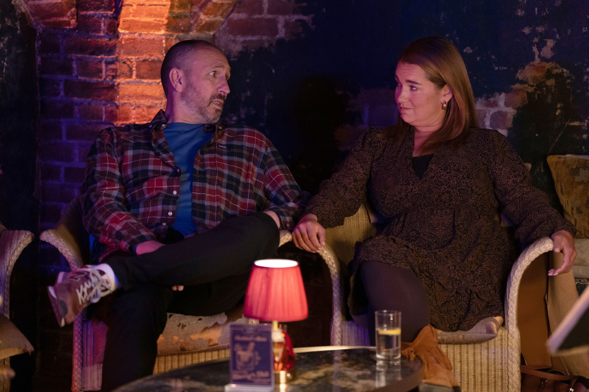 Ross and Vicki share a drink at Harry's Barn