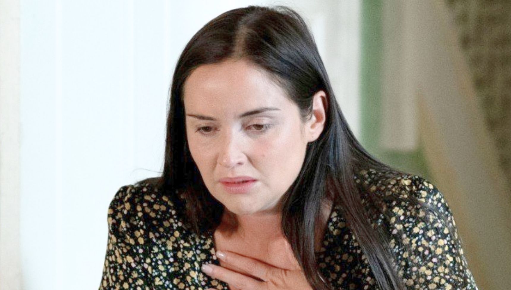 Lauren falls victim to a cruel scam targeting baby Jimmy