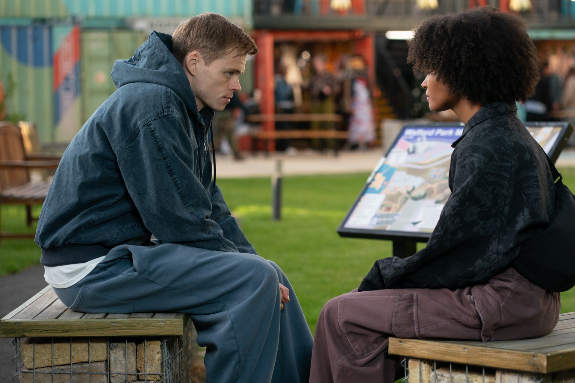 Oscar and Jasmine talk on EastEnders