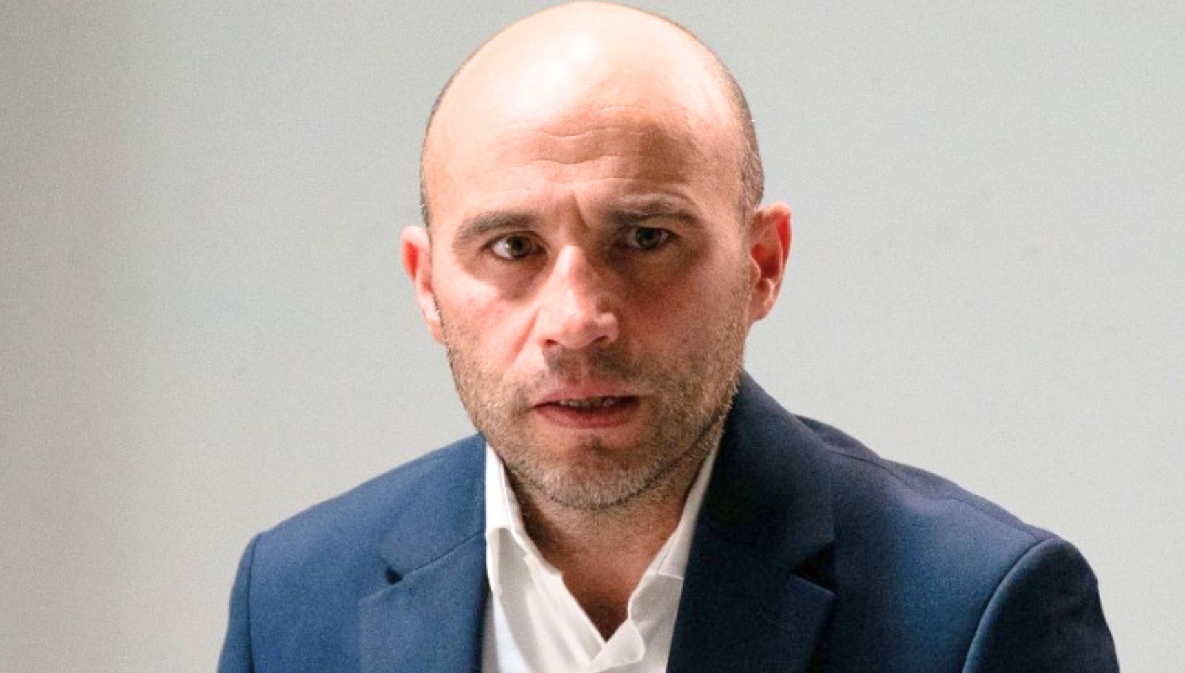 What time is EastEnders on tonight? Get up-to-date schedules and changes here