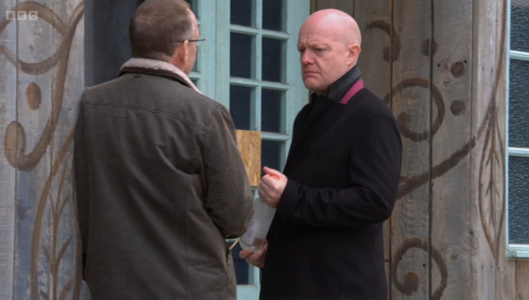 Max talks to Ian on EastEnders 