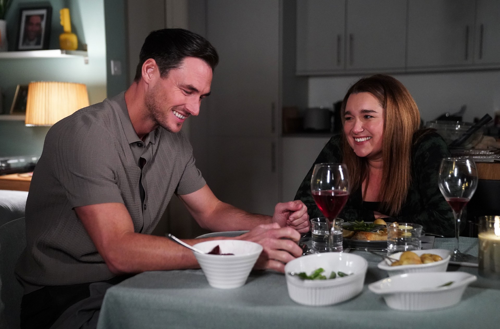 Zack and Vicki share a romantic meal