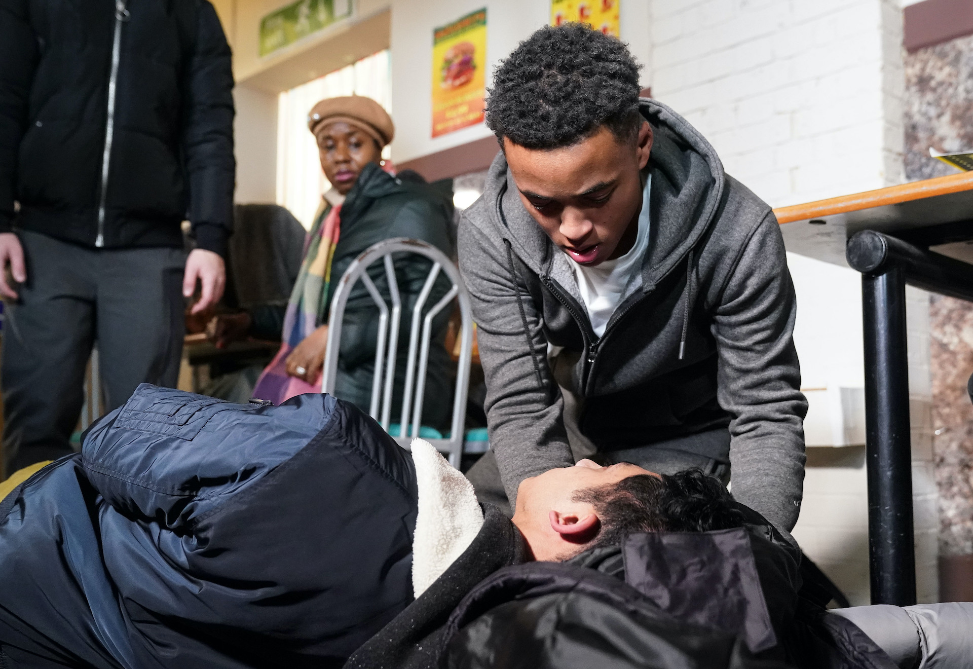 Nugget has a seizure as Denzel looks after him