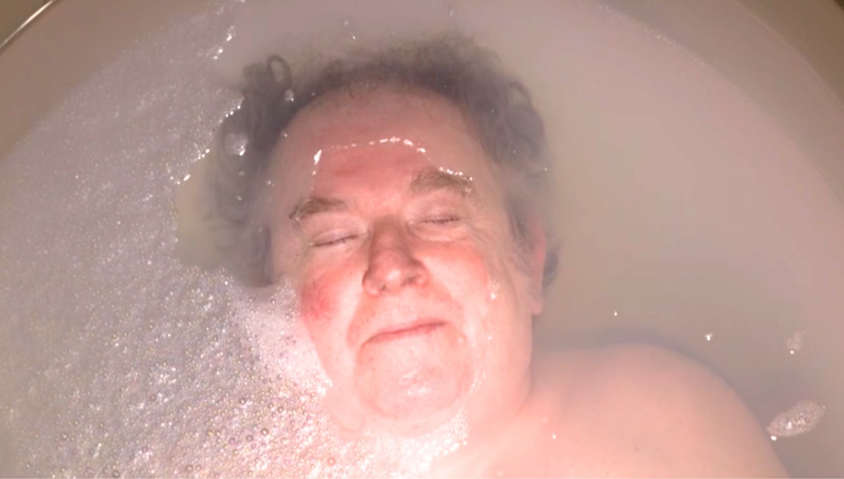 Nigel in the bath