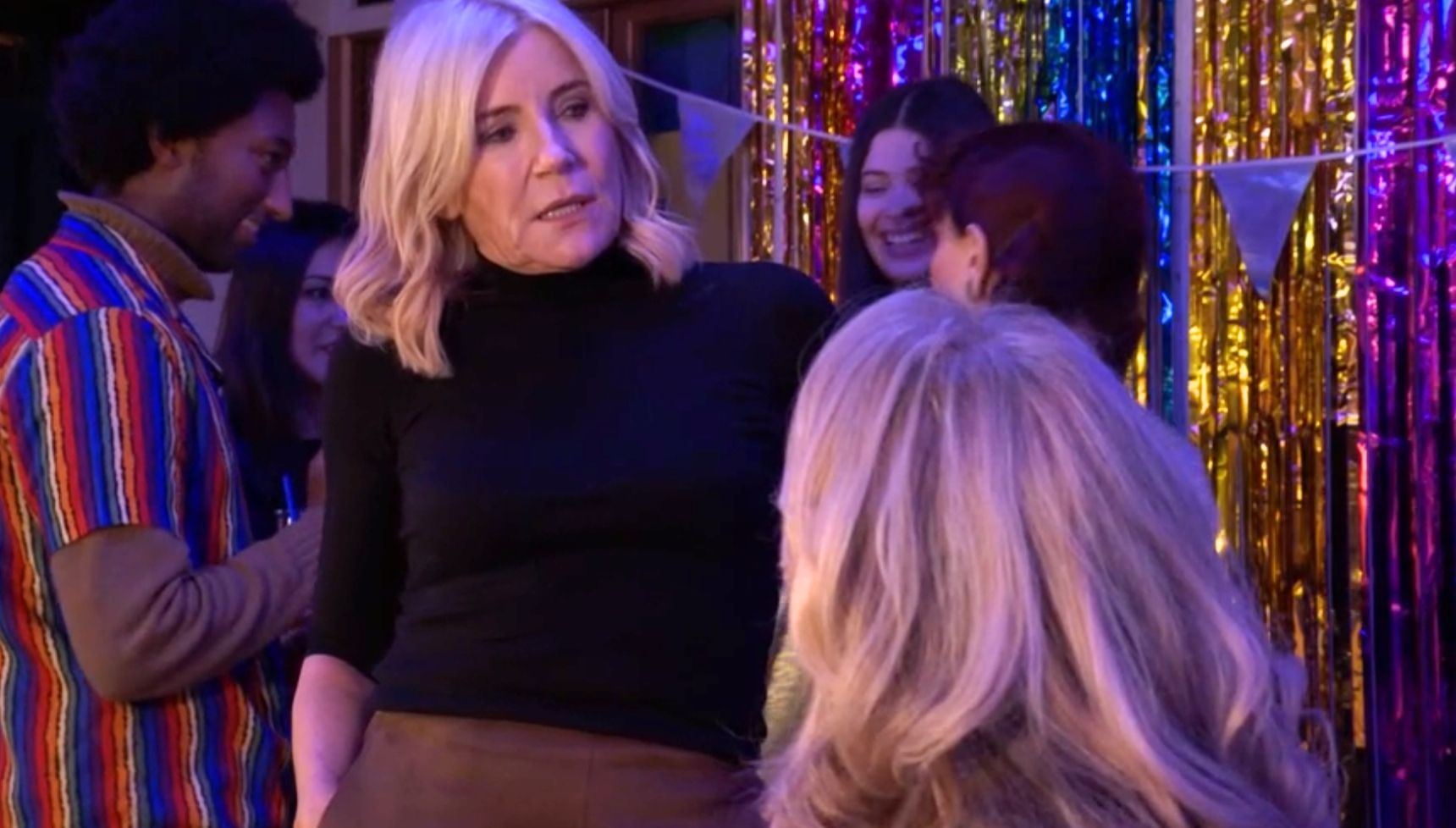 Chrissie and Cindy meet in the Albert