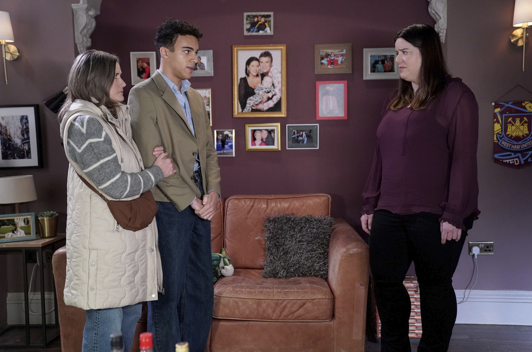 Sandra and Josh talking to Zoe in The Vic 