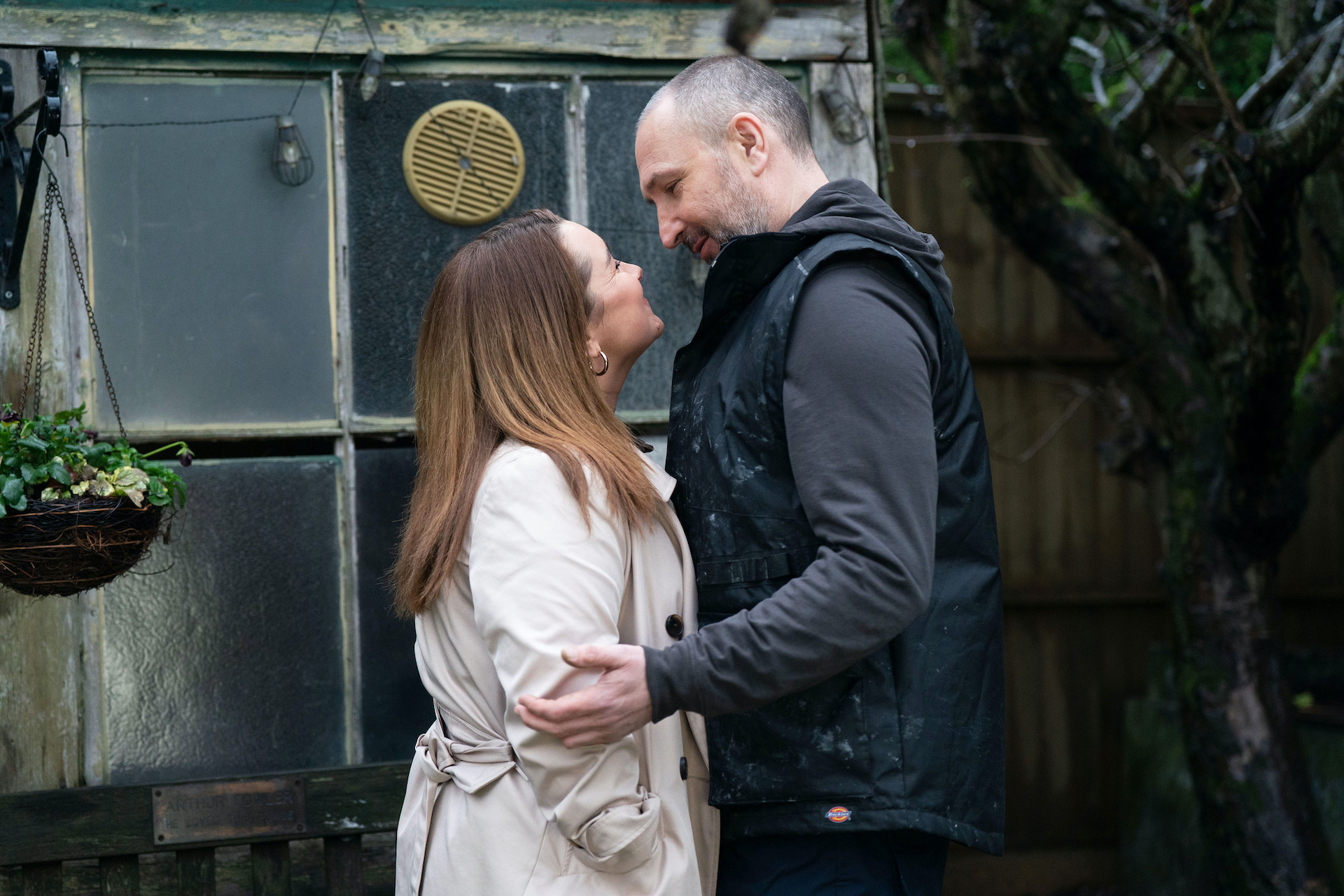 Vicki and Ross kissing in the allotments 