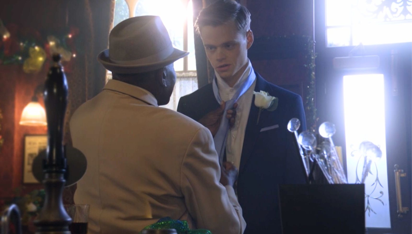 Patrick and Oscar talking in The Vic in the New Year flashforward
