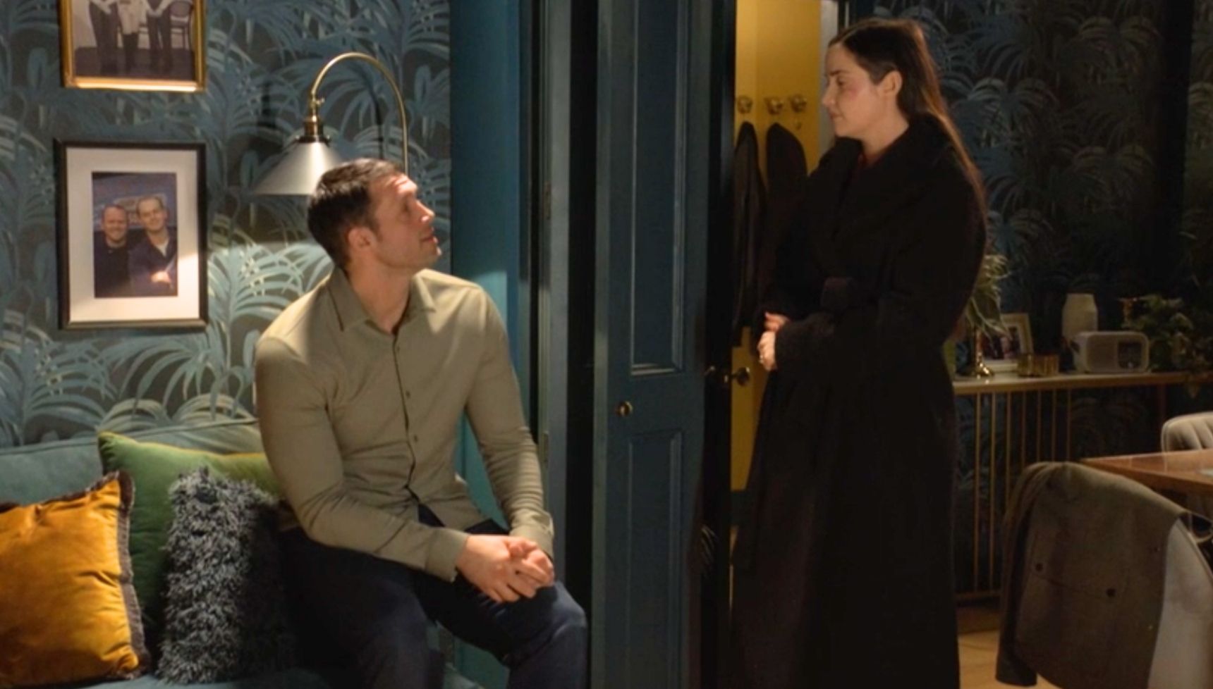 Lauren talks to Mark Jr 