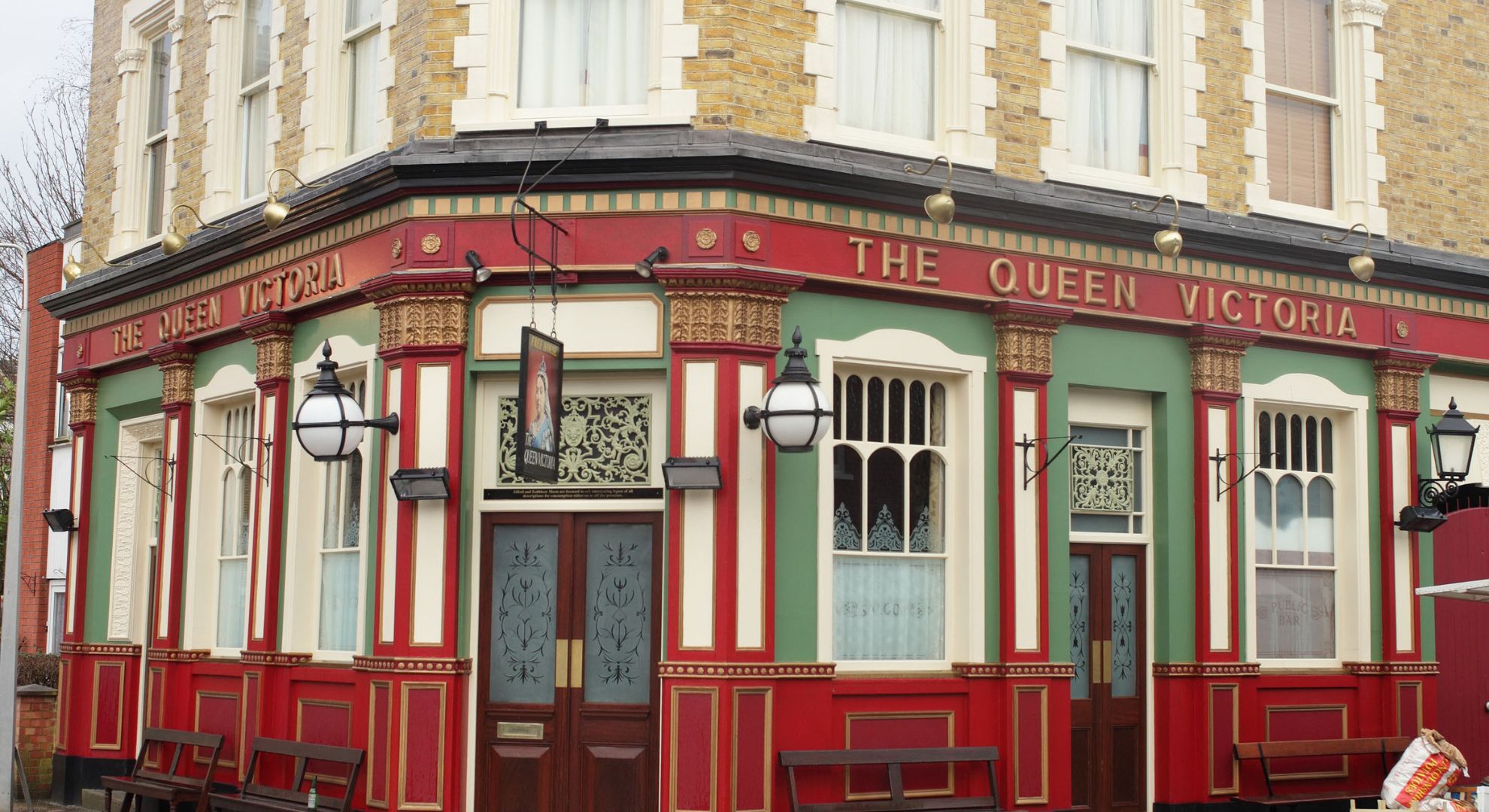Queen Vic pub (Credit: BBC)