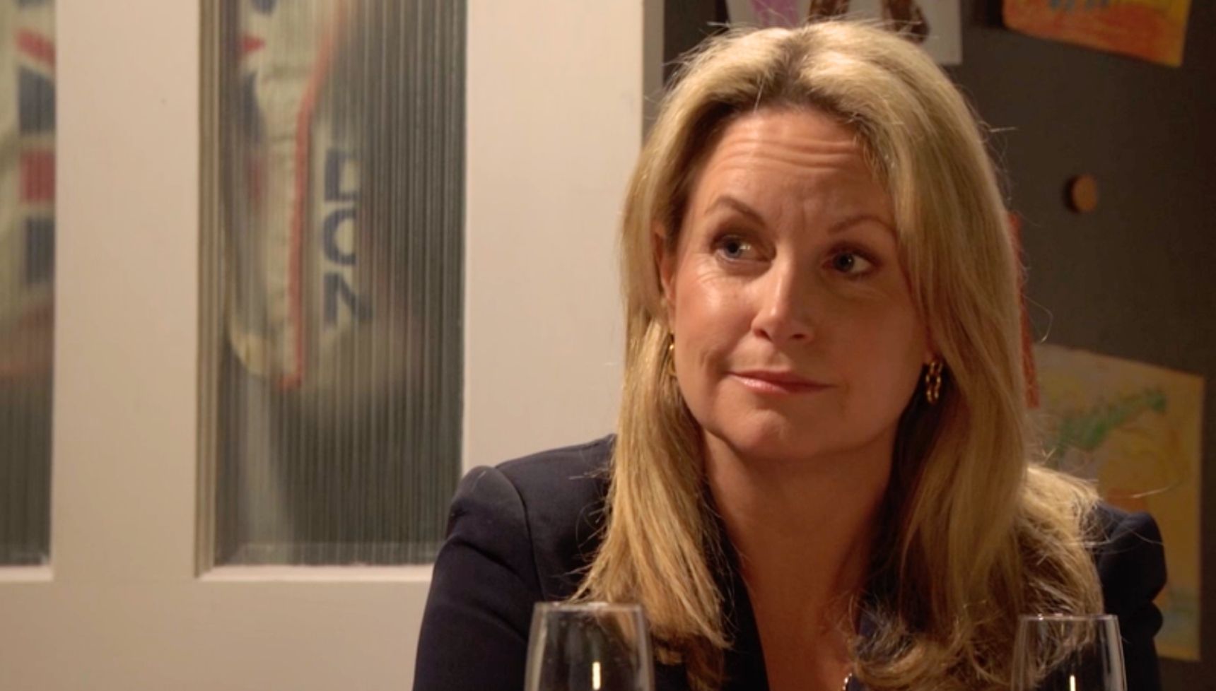 Sam talking to Denise in EastEnders