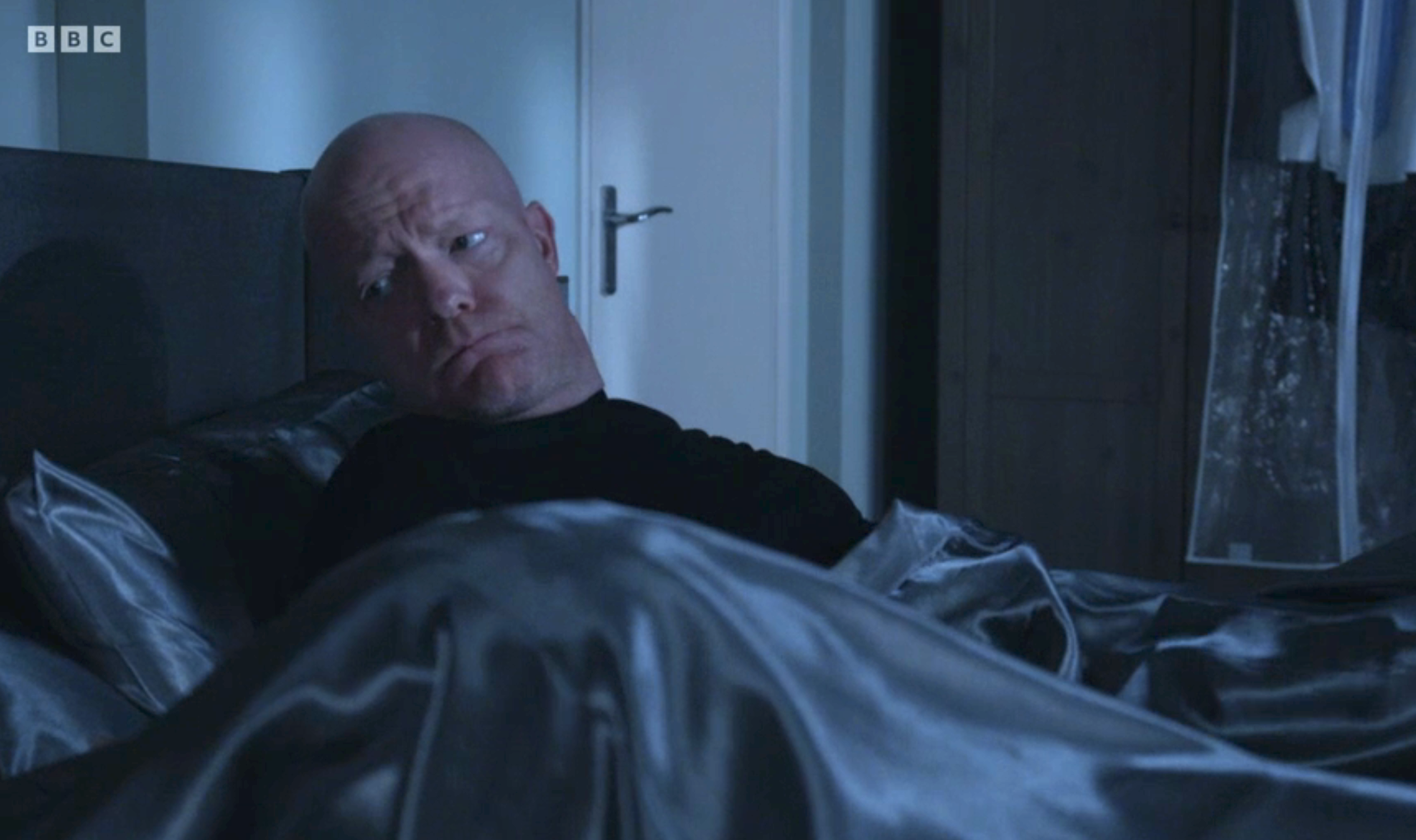 Max in bed in the flashforward episode