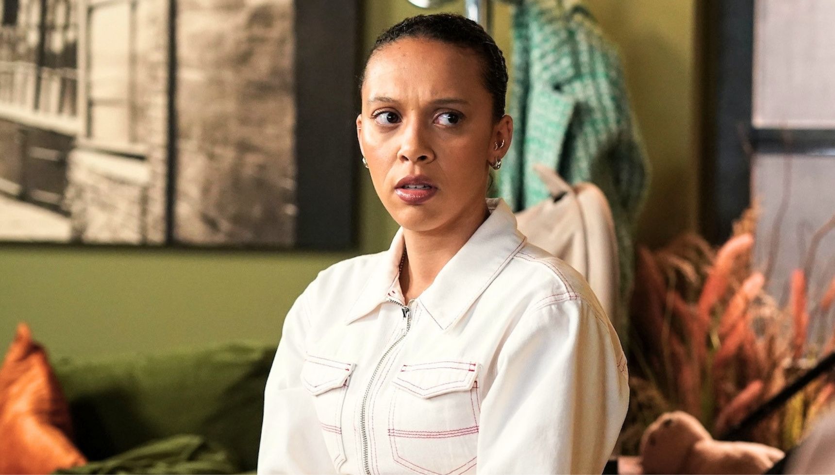What time is EastEnders on tonight? Get up-to-date schedules and changes here