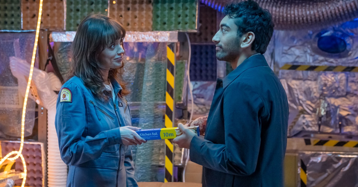 Nabhaan Rizwan as Noa and Aimee Lou Wood as Evie in Film Club