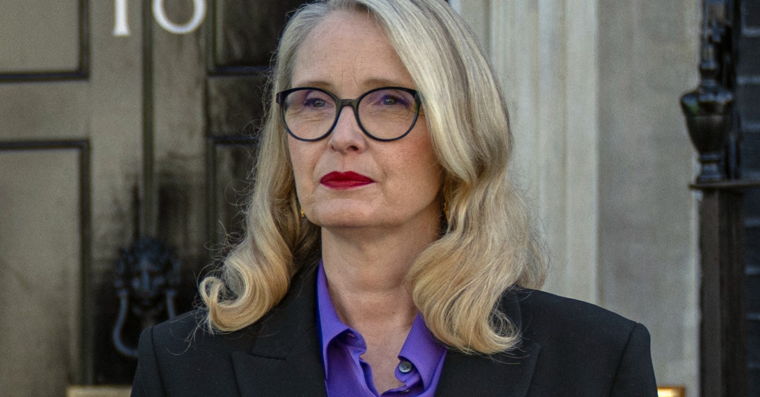 Julie Delpy as Vivienne Toussaint in Hostage