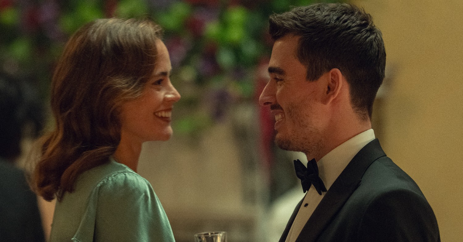 Sophie Robertson and Corey Mylchreest in Hostage