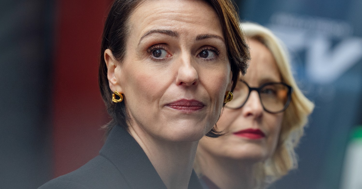 Suranne Jones and Julie Delpy in Hostage