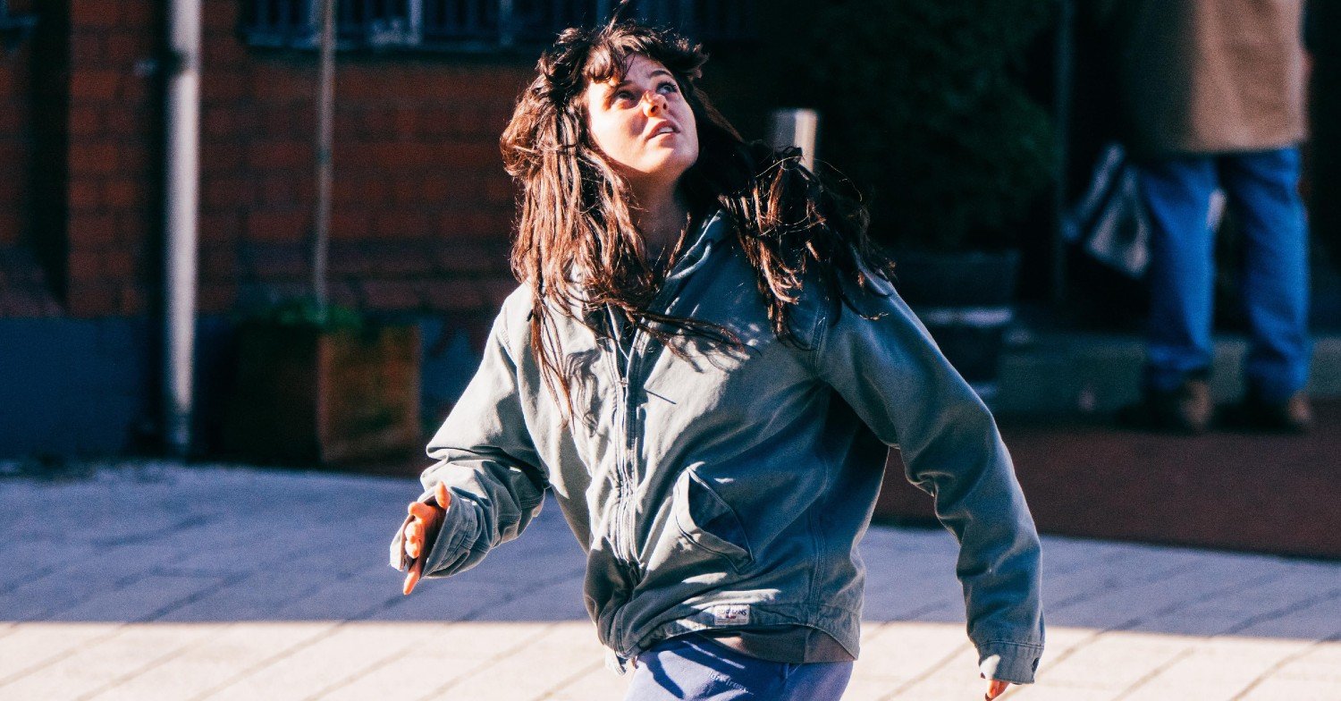 Ria on the run in The Guest