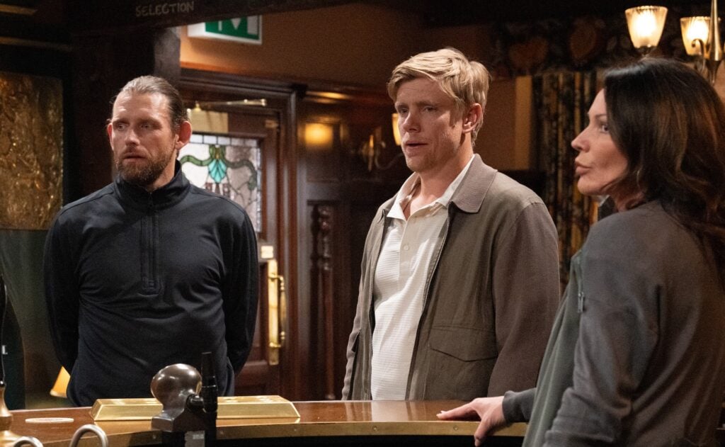 Kev and Robert arrive at the Woolpack