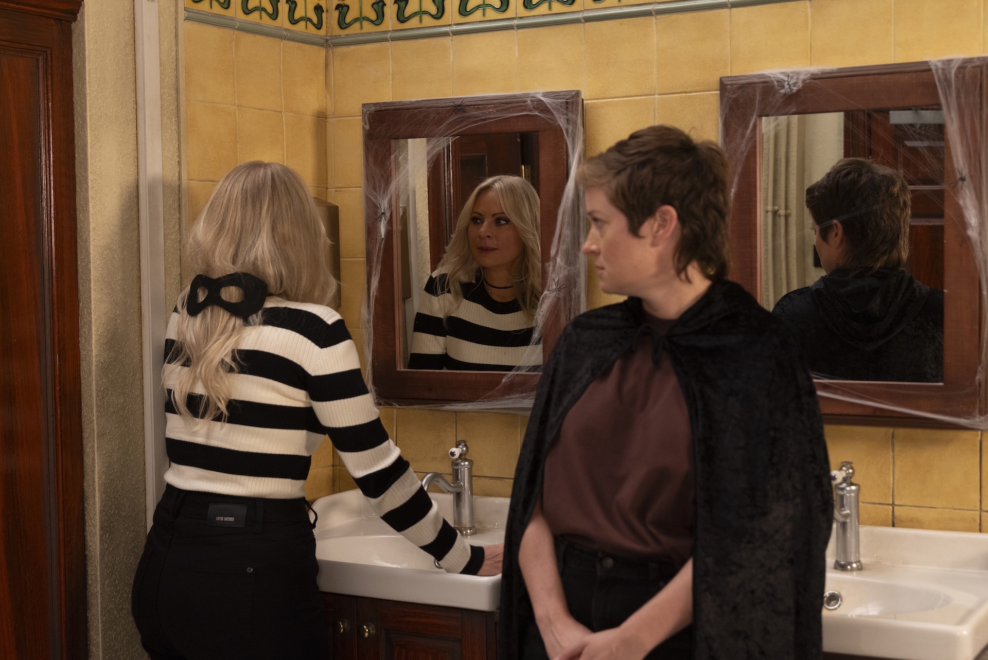 Coronation Street's Becky talking to Lisa