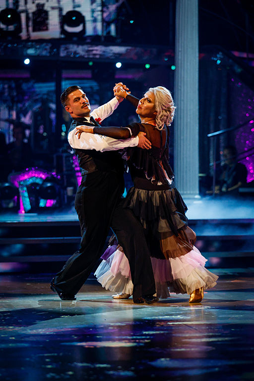 Aljaz Skorjanec and La Voix performing on Strictly
