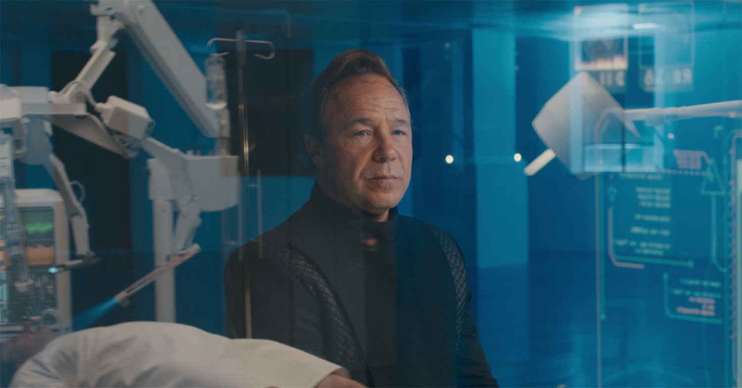 Stephen Graham as Elias Mannix in Bodies