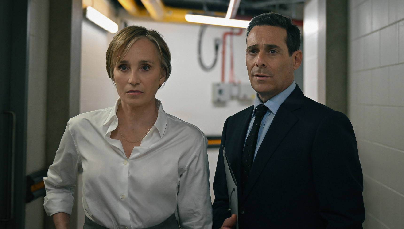 Kristin Scott Thomas next to James Callis in Slow Horses season 5 episode 5.