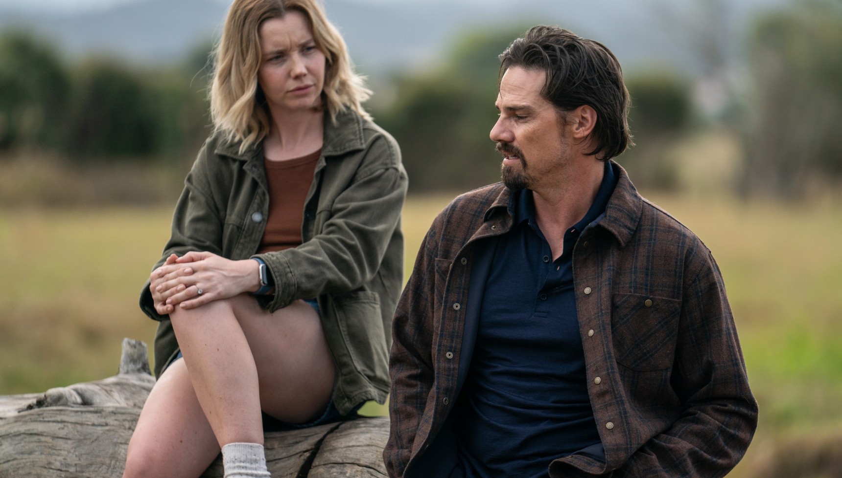 Lauren Lyle as Miaand Jay Ryan as Ewan in The Ridge