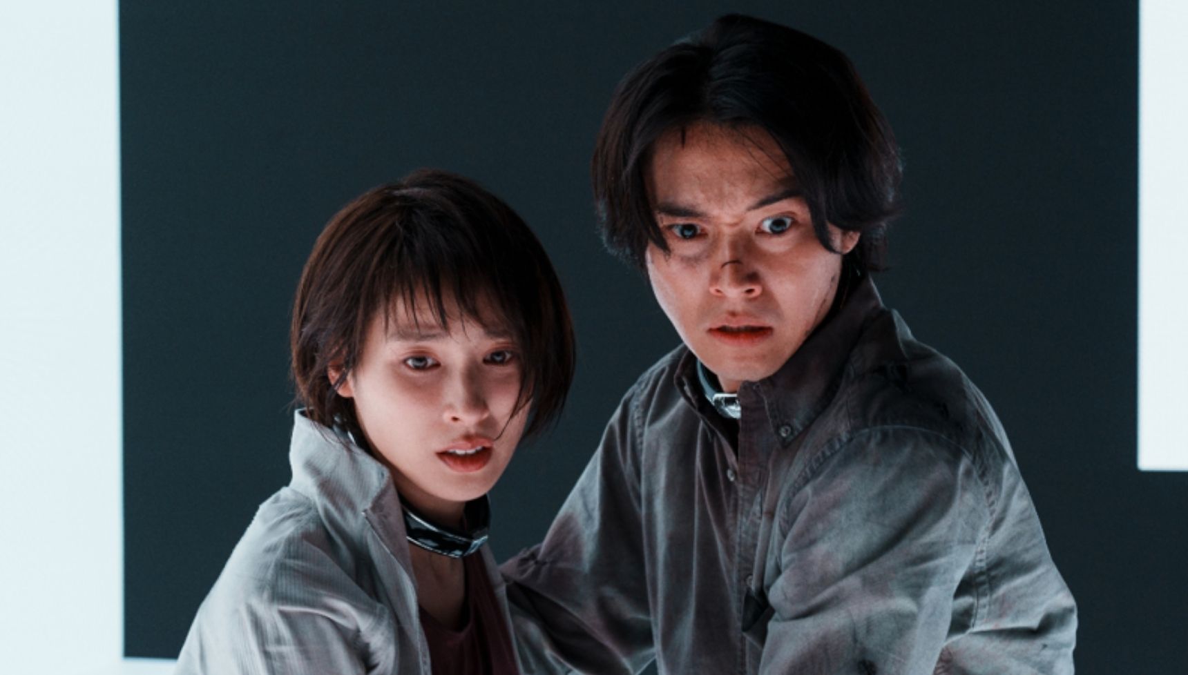 Arisu and Usagi looking scared in Alice in Borderland