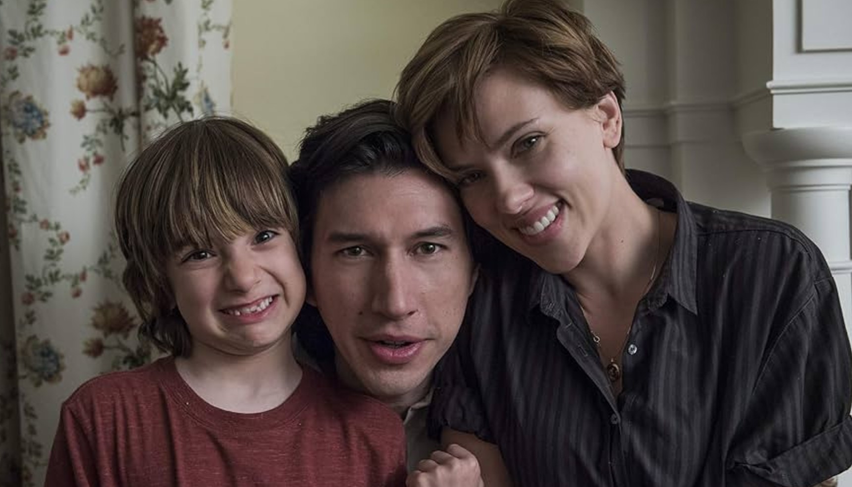 Azhy Robertson, Adam Driver, and Scarlett Johansson in Marriage Story