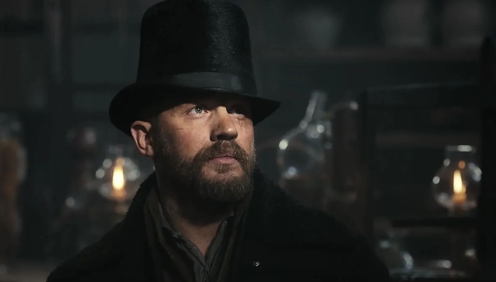 Tom Hardy wearing a top hat in Taboo