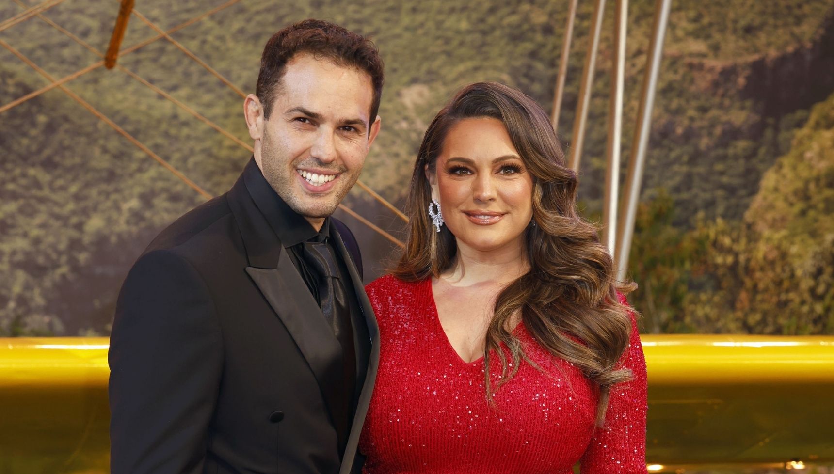Jeremy Parisi and kelly Brook