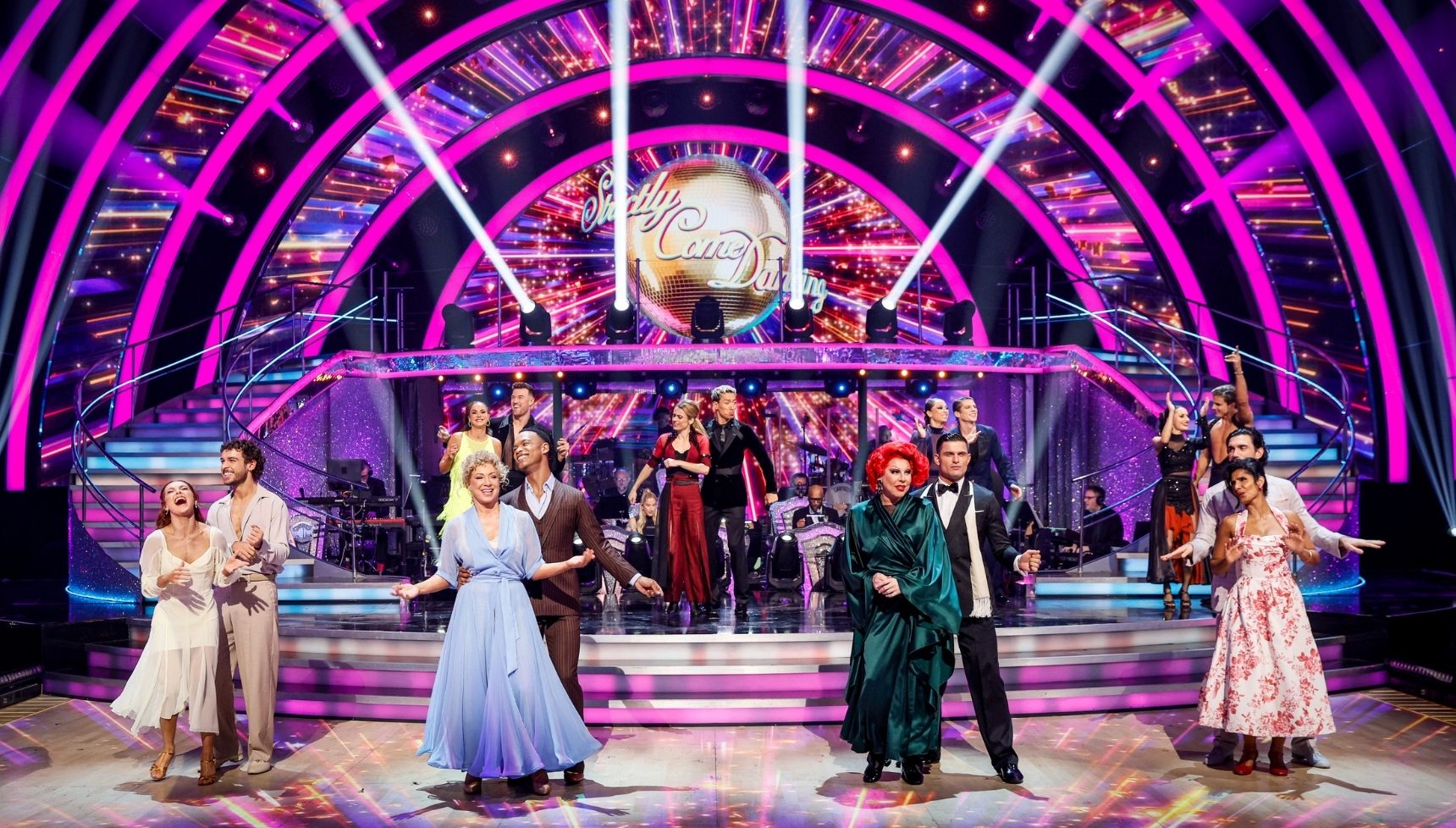 Strictly spoiler leaks online as star 'falls' in dance-off before being eliminated