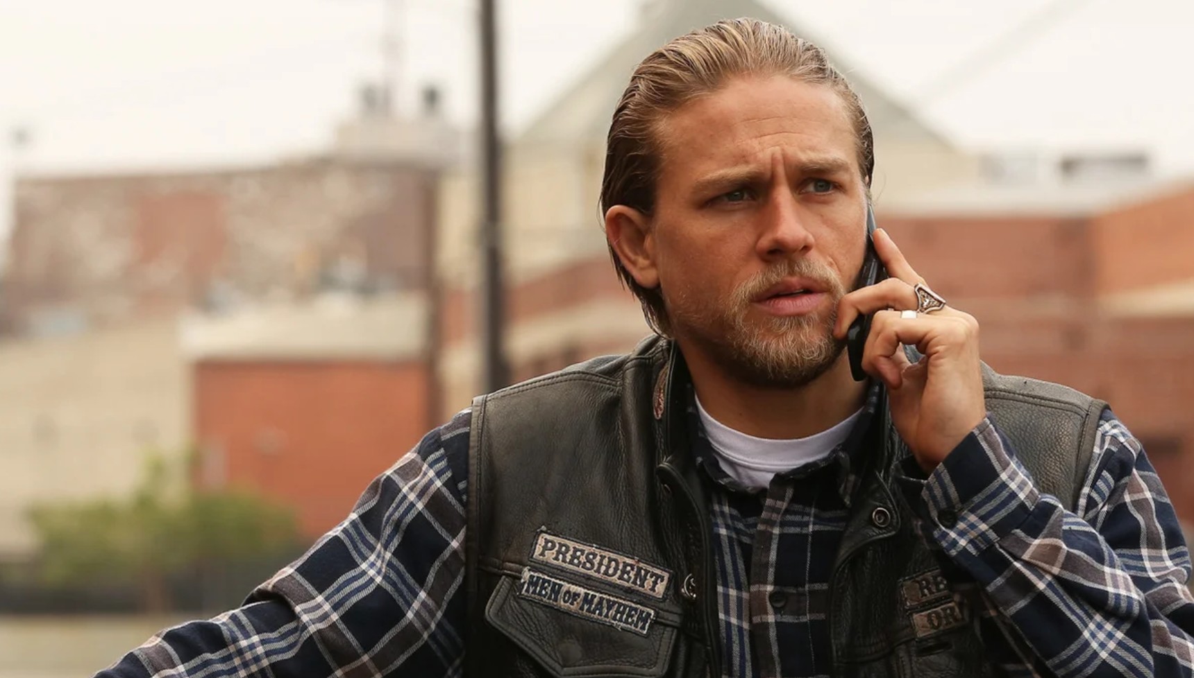 Charlie Hunnam's Jax on the phone in Sons of Anarchy