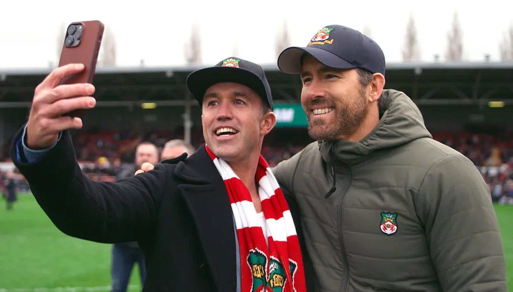 Rob Mac taking a selfie with Ryan Reynolds in Welcome to Wrexham