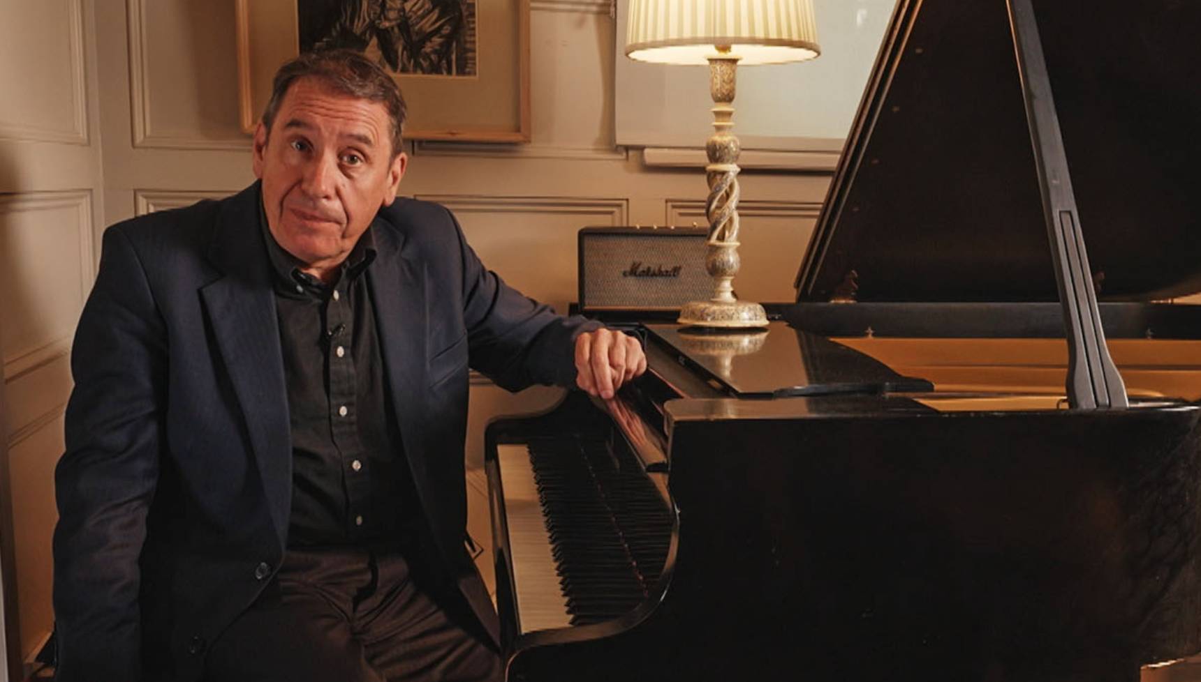 Jools Holland at a piano