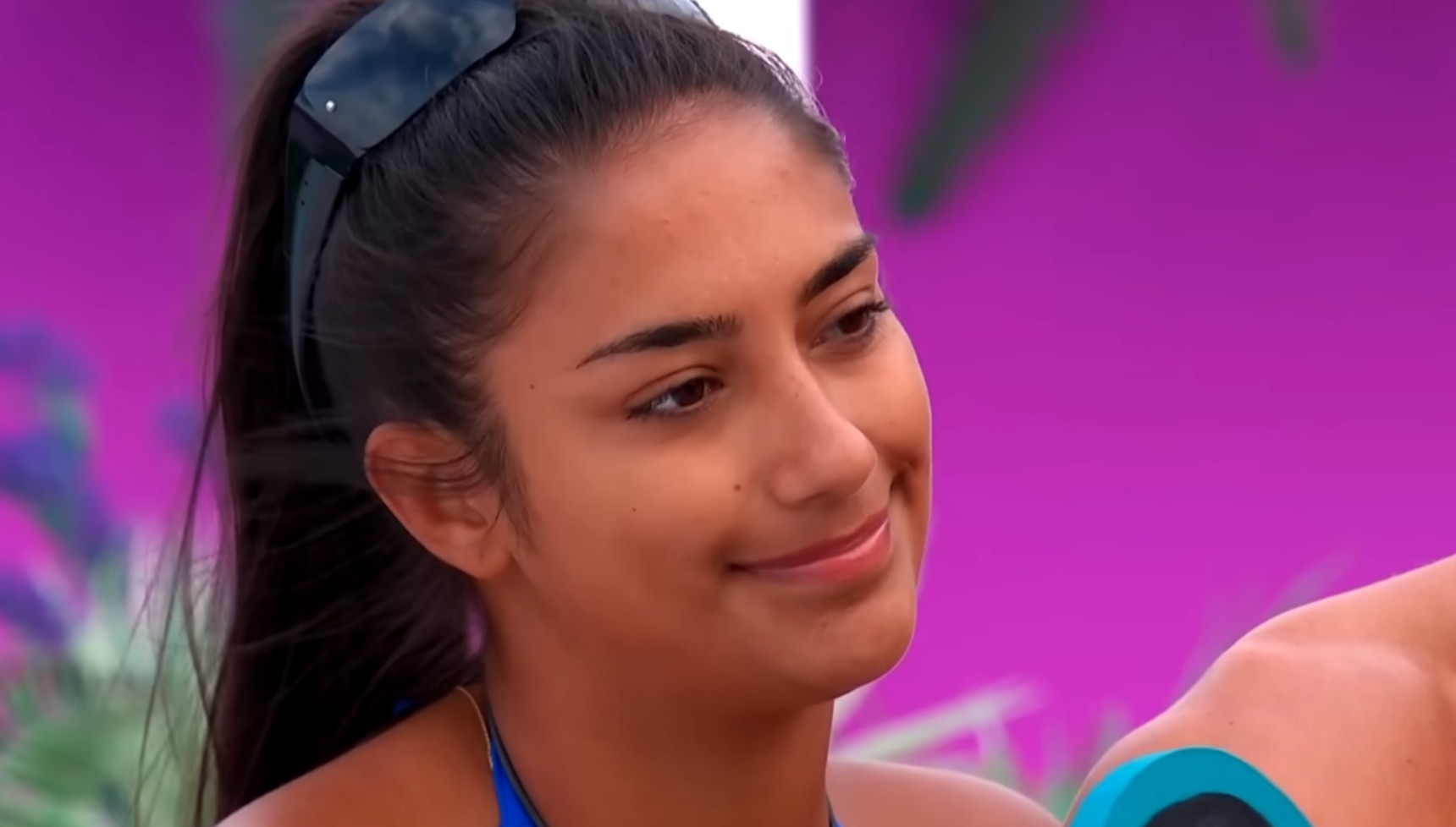 Shakira smiling on Love Island