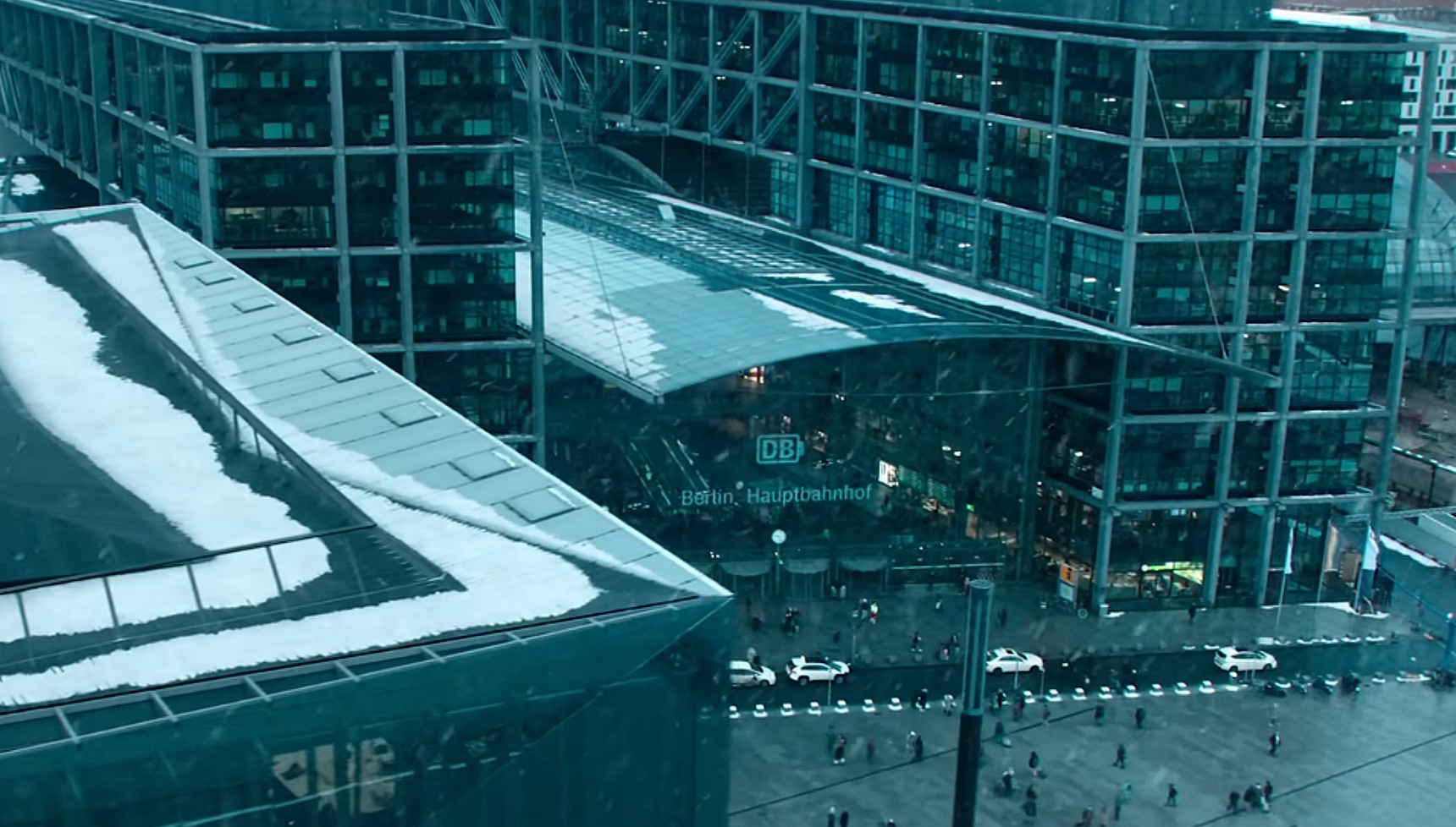 Berlin Central Station in Hijack season 2