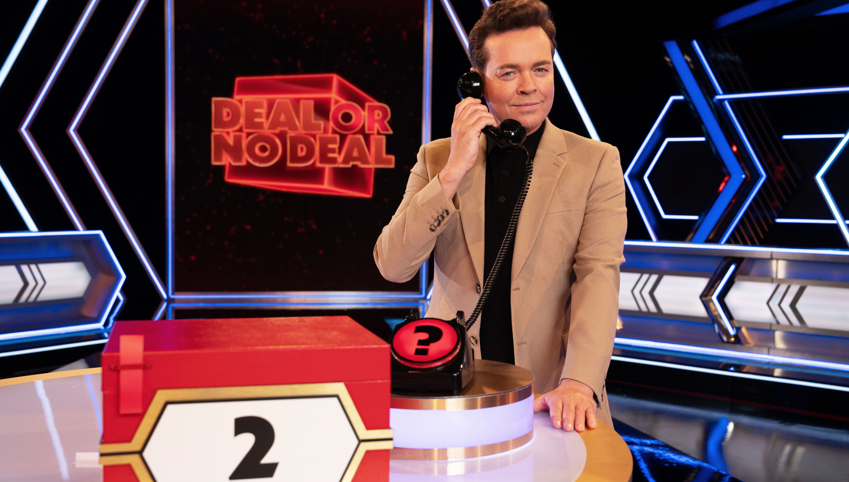 Stephen Mulhern on the set of Deal or No Deal