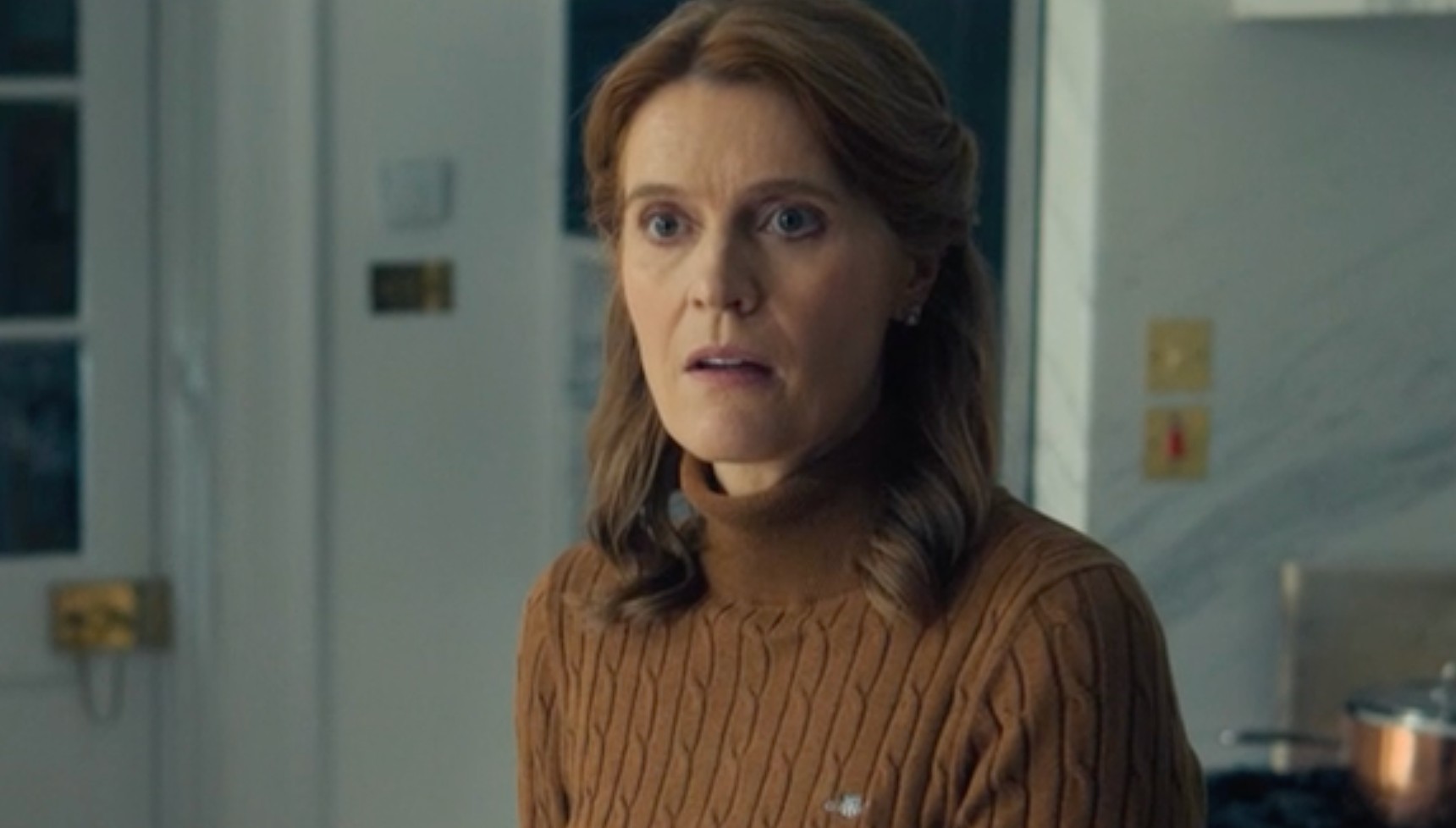 Justine Mitchell as Beth Larwood in Lynley