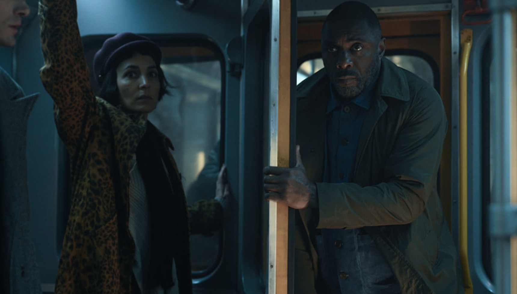 Idris Elba riding the U-Bahn in Berlin in Hijack season 2