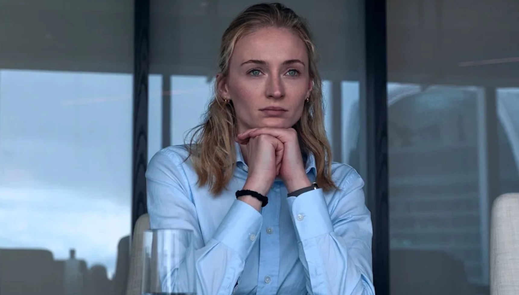 Sophie Turner with her hands together in Steal